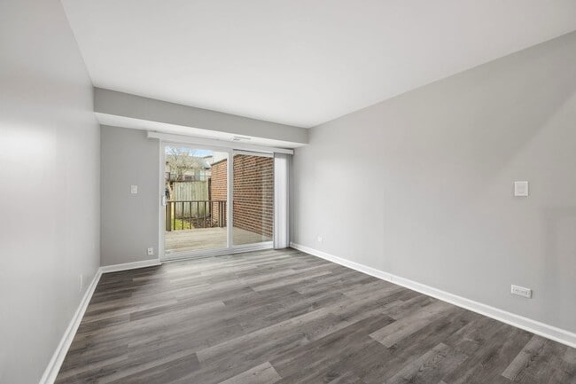 Building Photo - 73 Century Dr