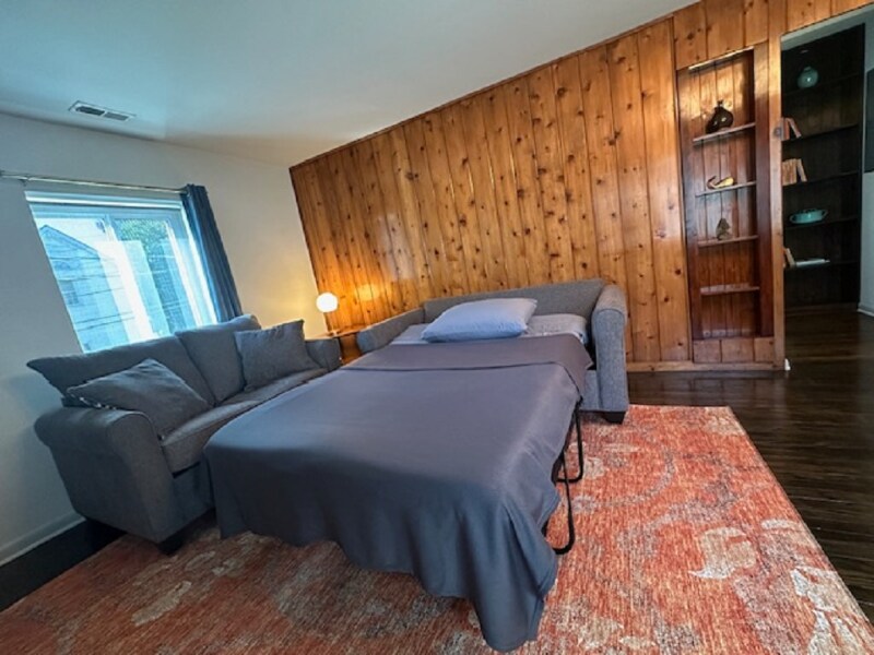 Building Photo - 415 N Dunn St