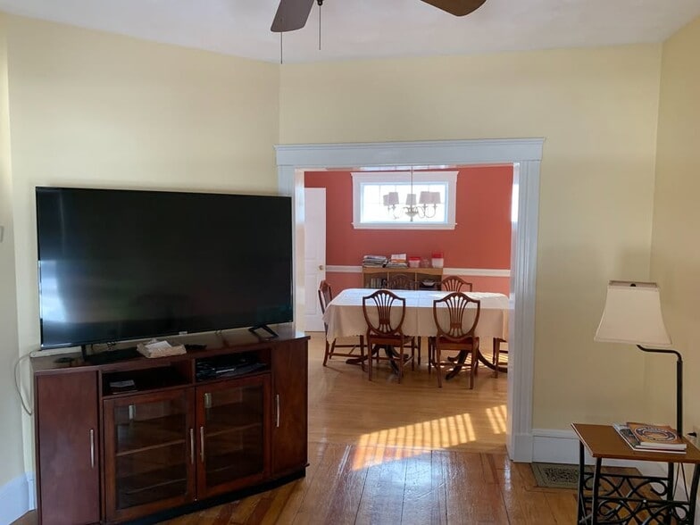 Building Photo - 77 Sheridan Ave