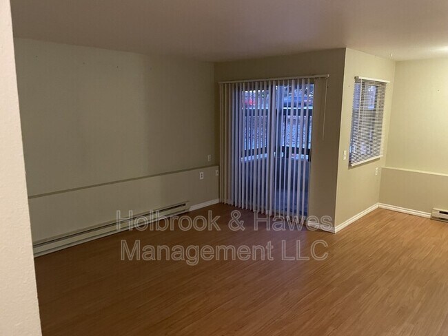 Building Photo - 4531 Boardwalk Dr