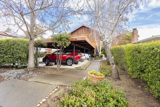 Building Photo - 3858 Maybelle Ave