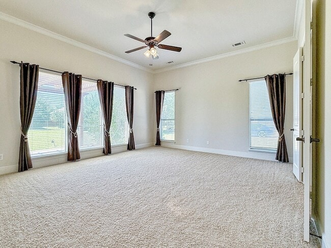 Building Photo - 7304 Meadow Glen Dr
