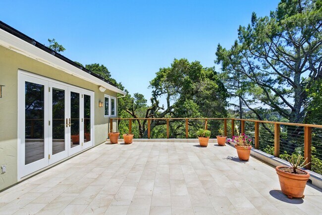 Building Photo - Gorgeous 4 bedroom home in Greenbrae with ...