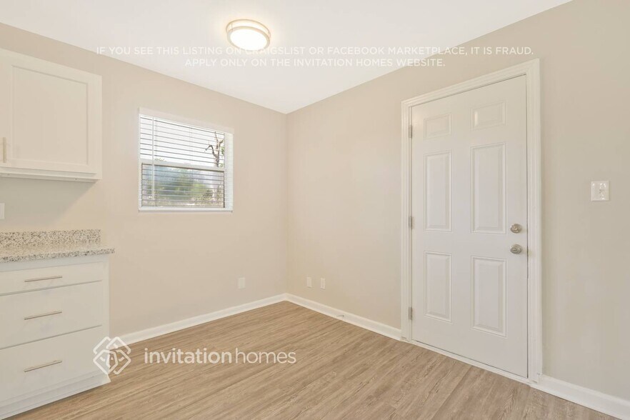 Building Photo - 1144 Skye Dr E