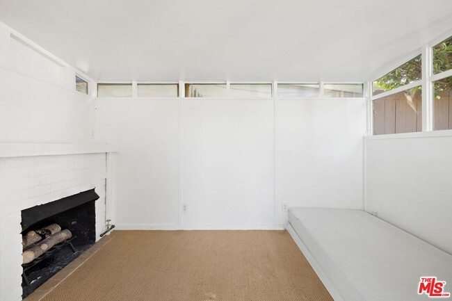 Building Photo - 217 Amalfi Dr