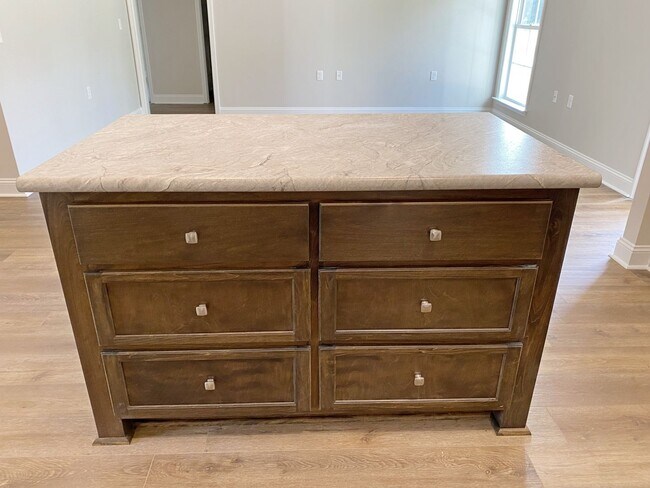 Building Photo - Modern 4-Bedroom Home with Fenced Yard Near Moody AFB