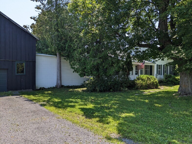 Building Photo - 3990 Deer River Rd