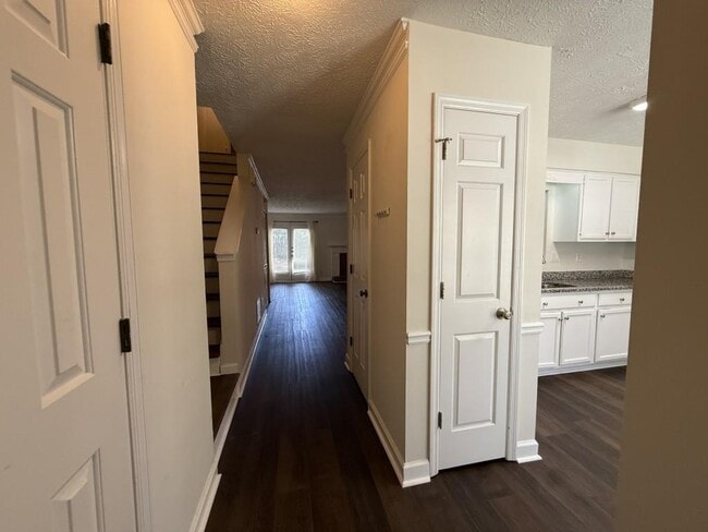 Building Photo - 2978 Lexington Trace Dr