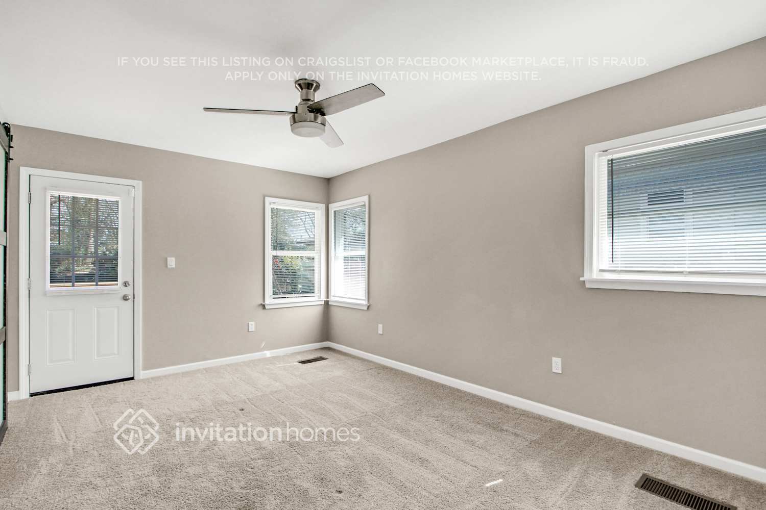 Building Photo - 2122 Holly Hill Dr