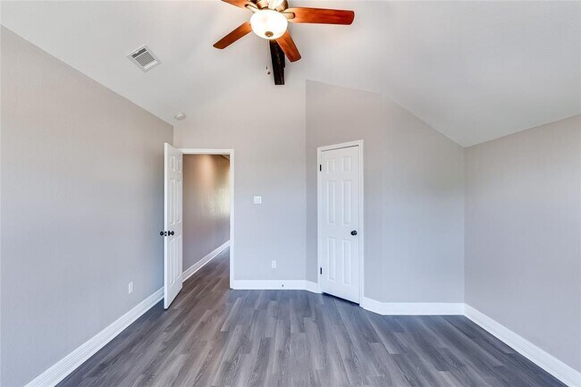 Building Photo - 1143 Orchard Park Cir