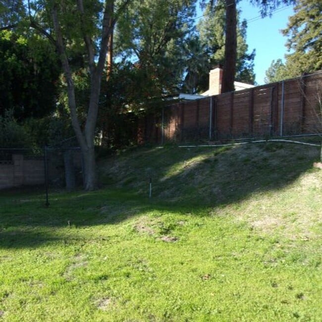 Building Photo - Spacious Private Home with Pool on Nearly Half an Acre