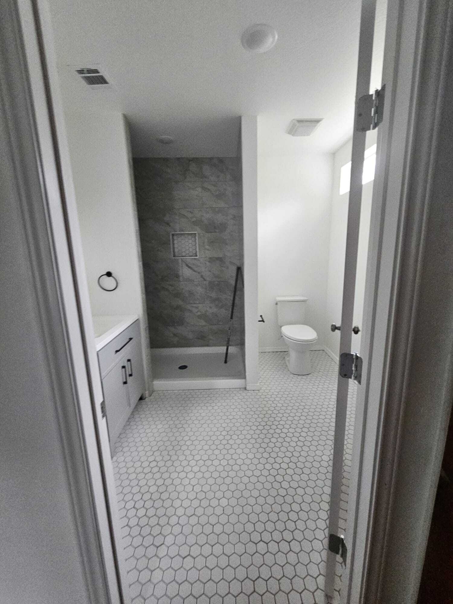 Building Photo - 923 McIlvaine