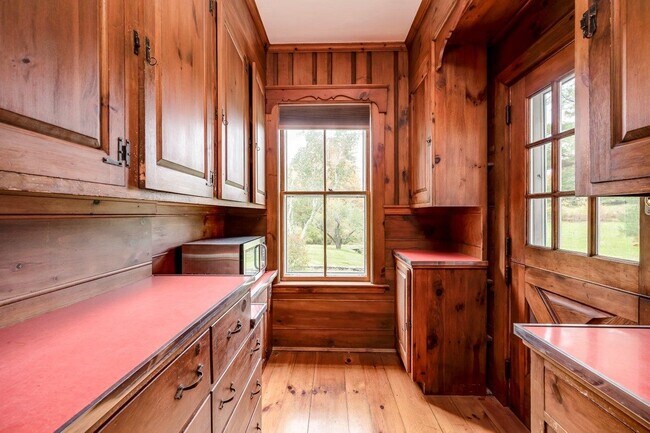 Building Photo - 110 Exeter Rd