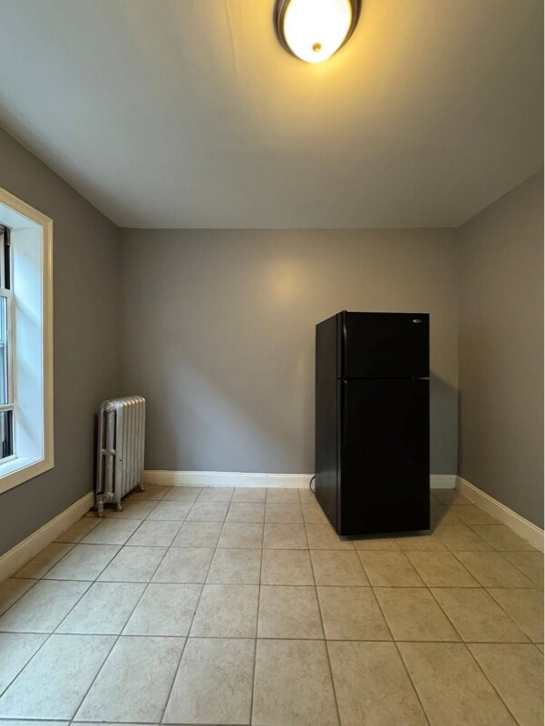 Building Photo - 729 Avenue A