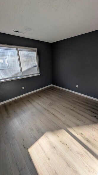 Building Photo - 2125 S Division Ave