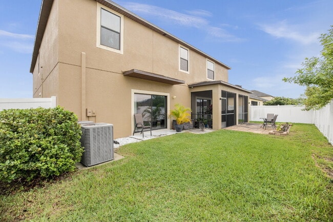 Building Photo - "Discover Spacious Elegance: 5-Bed, 3-Bath...