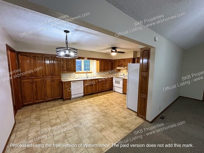 Building Photo - 3417 Ridge Dr