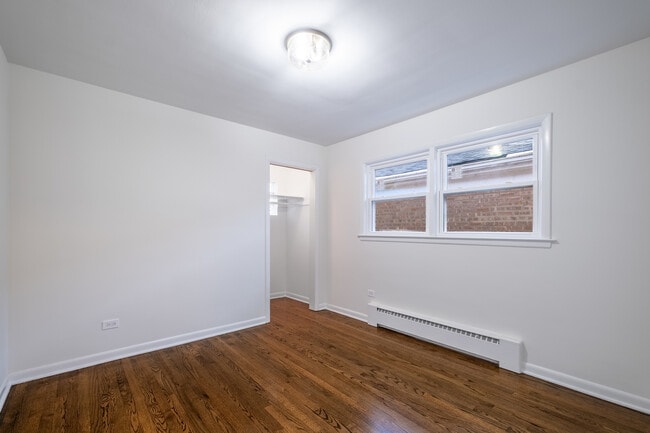 Building Photo - 5224 N Cicero Ave