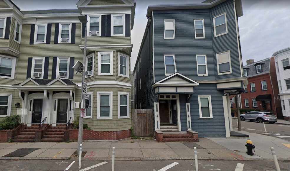 Building Photo - 143 L St
