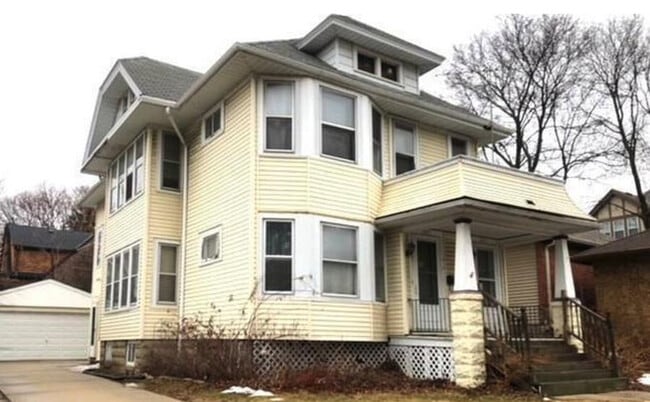 Building Photo - 1633-1635-1635 N Hawley Rd