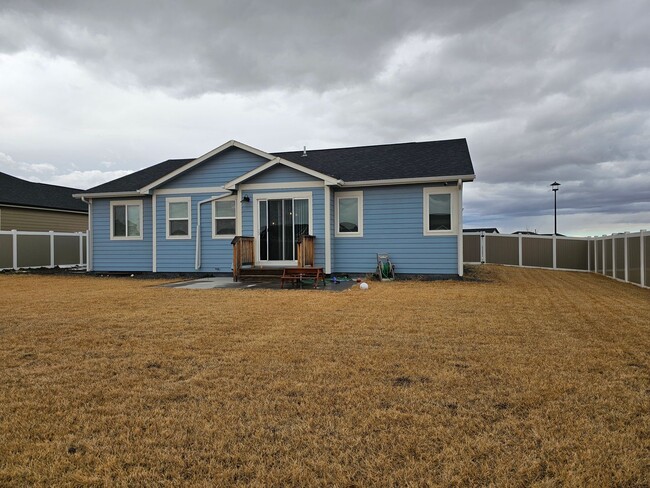 Building Photo - 1235 Rabbit Brush Trl