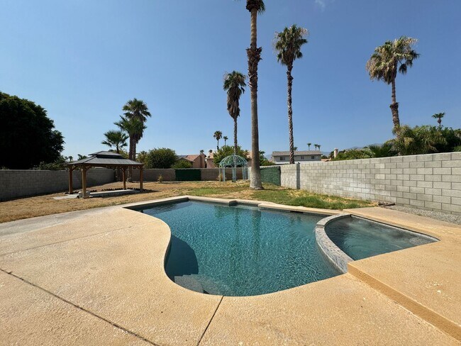 Building Photo - 68745 Tachevah Dr