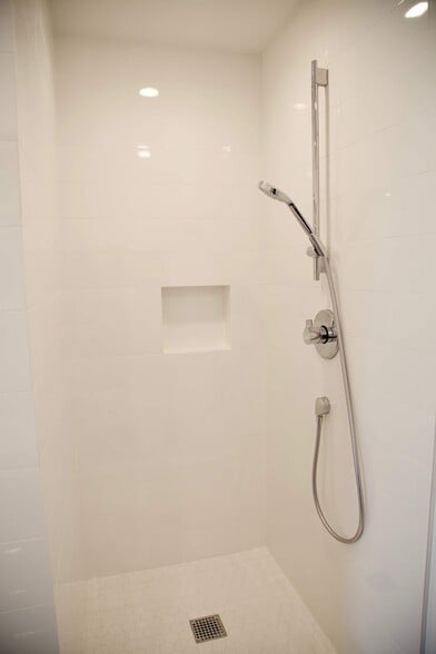 Building Photo - 6521 W 87th St