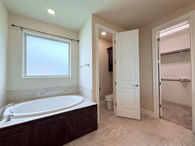 Building Photo - 2621 Greatwood Trl