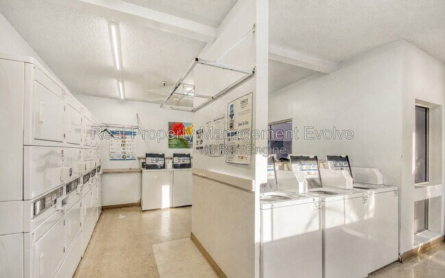 Building Photo - 4554 E Paradise Village Pkwy N