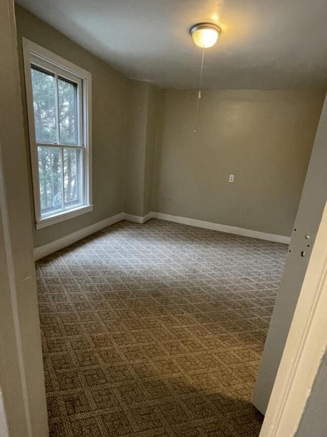 Building Photo - 3 Bedroom 1 Bath in Newport, PA!