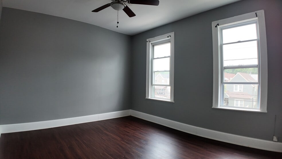 Building Photo - 2732 Fish Ave