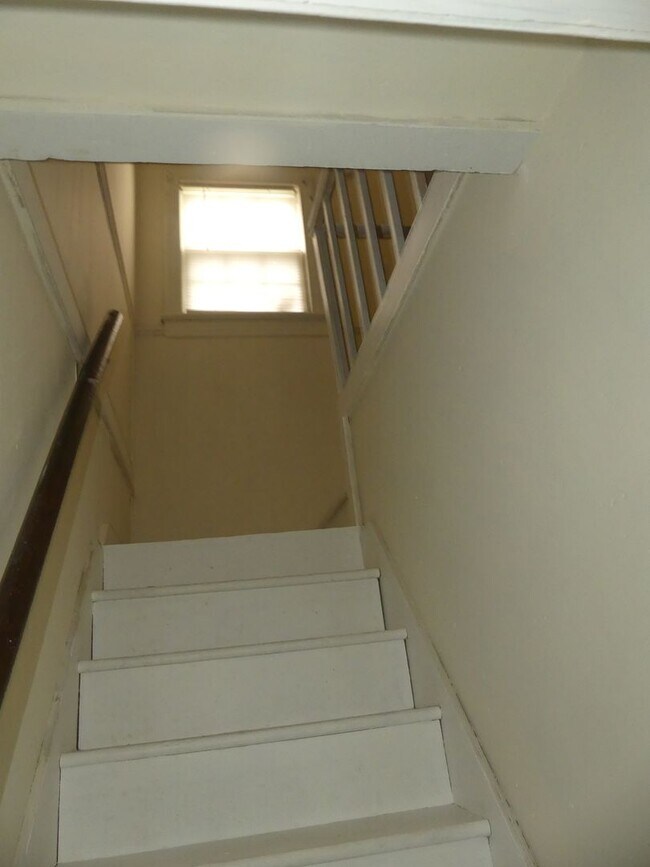 Building Photo - 100 Lodge Rd