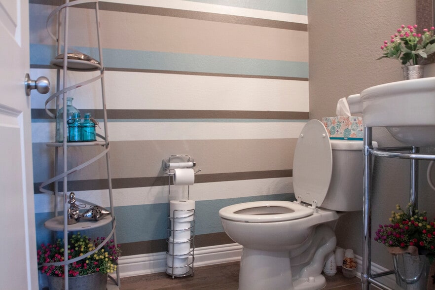 Half Bath - 9401 Privet Dr