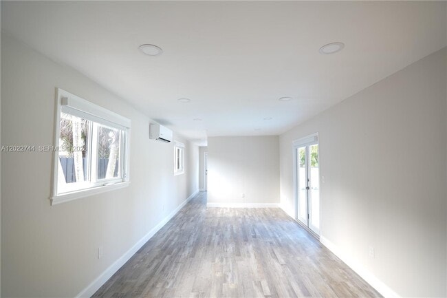Building Photo - 2573 Conroy Dr