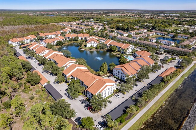 Building Photo - ** FAIRWAY PRESERVE ** 3 BED / 2 BATH CONDO - PET OK! - NORTH NAPLES - ANNUAL RENTAL