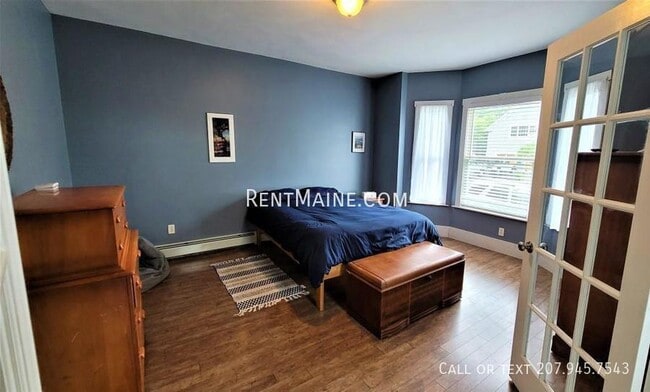 Building Photo - 180 Fourth St.