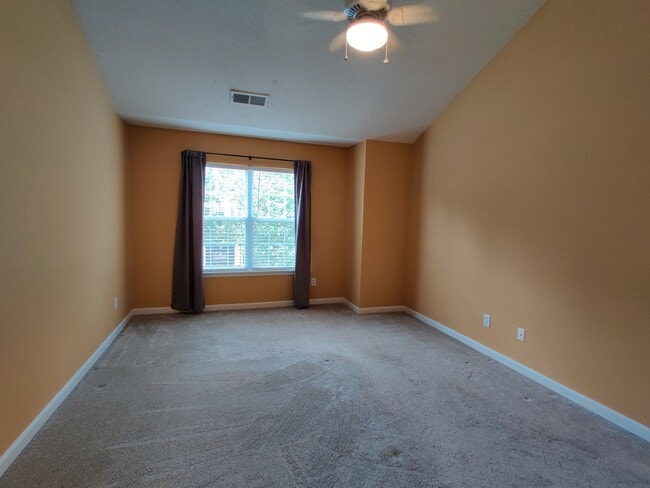 Building Photo - Townhome in Ballyntyne