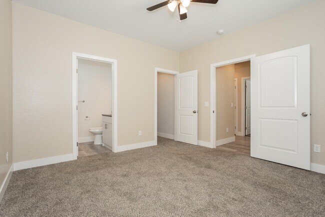 Building Photo - 1741 S Dandelion St