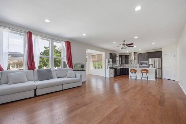 Building Photo - 2531 Basin Trail Ln