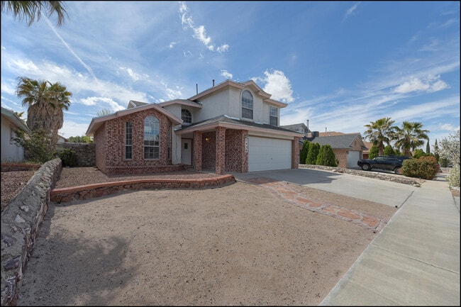 Building Photo - 7456 Luz De Lumbre Ave