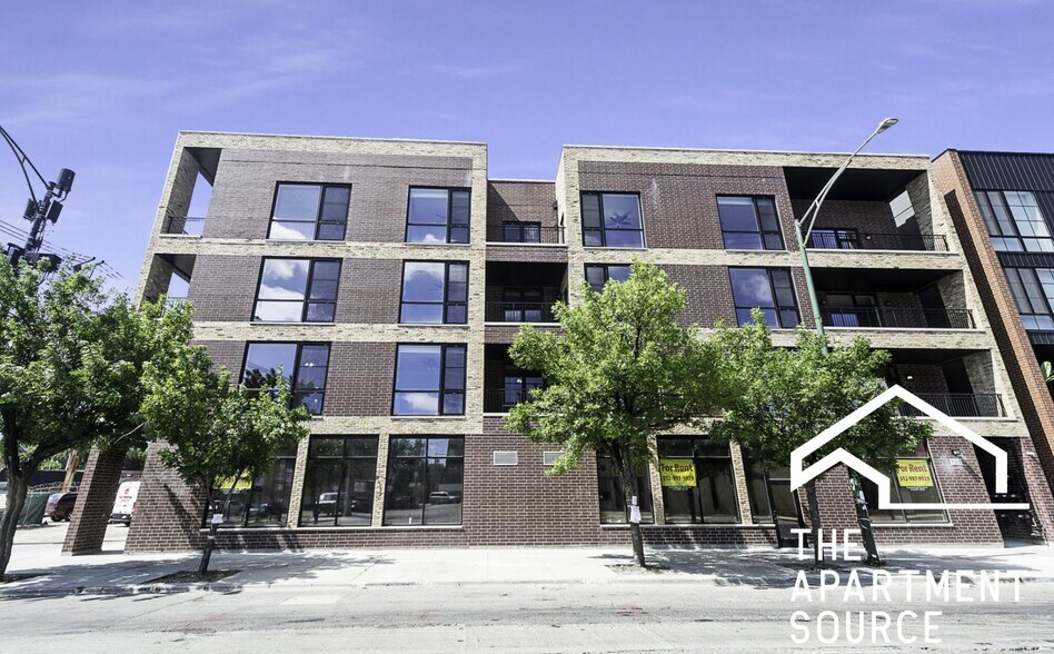 Building Photo - 520 N Western Ave