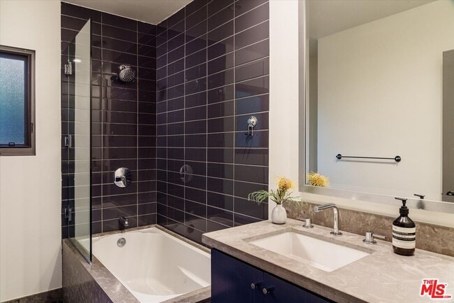 Building Photo - 2051 Kenilworth Ave