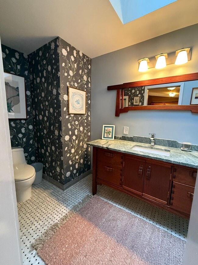 Building Photo - 10809 SE 17th St