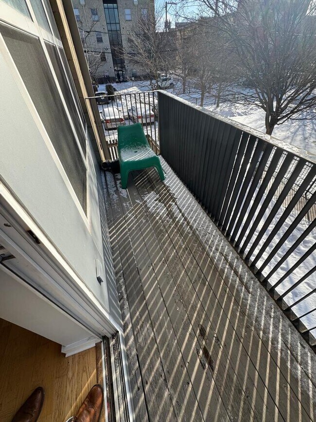 Building Photo - 2257 W Lake St