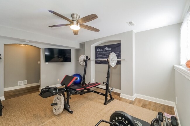 Building Photo - Beautiful Overland Park Townhome 2/3-Bed, 3.5-Bath - February move-in Special!!