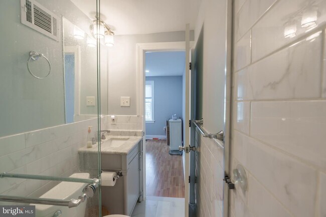 Building Photo - 5776 Yellowrose Ct
