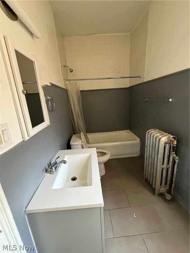 Building Photo - 320 Woodlawn Ave