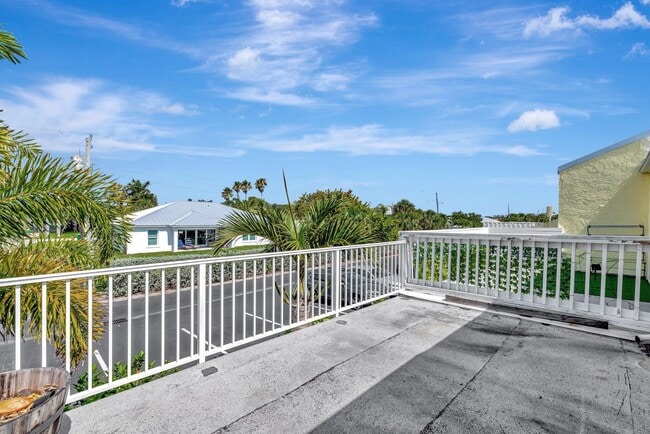 Building Photo - 2707 N Hwy A1A