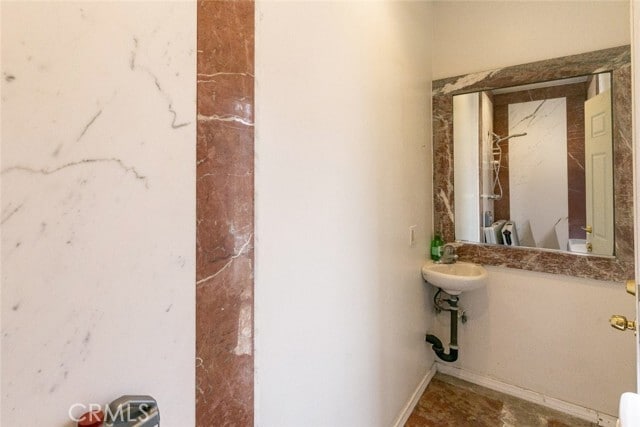 Building Photo - 7935 Hazeltine Ave