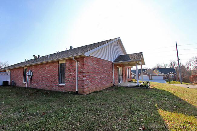 Building Photo - E.Main/Green Meadows 3154/139